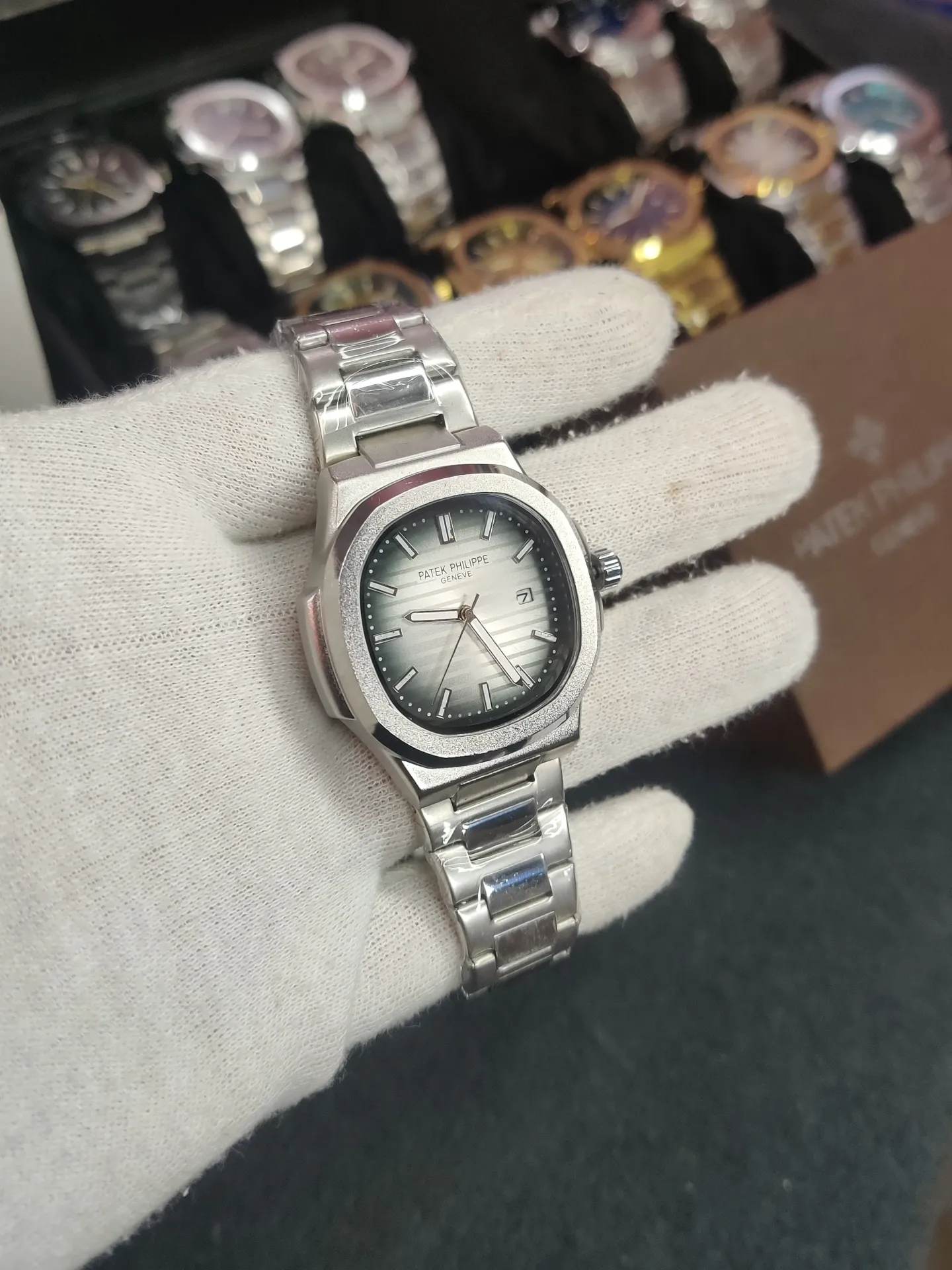 PP Silver chain- White vintage dial