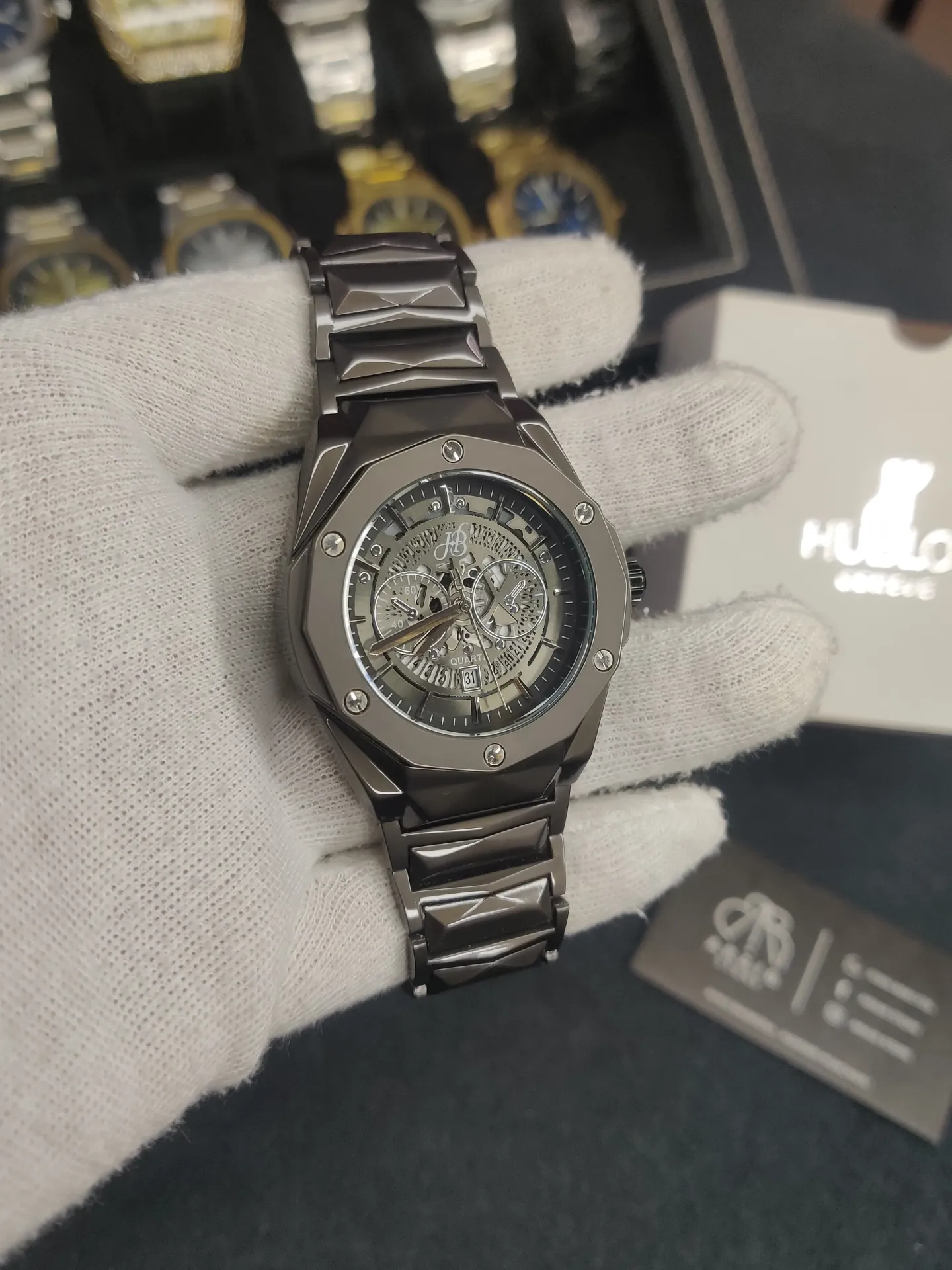 Hublot skeleton diamond cut- Black Edition