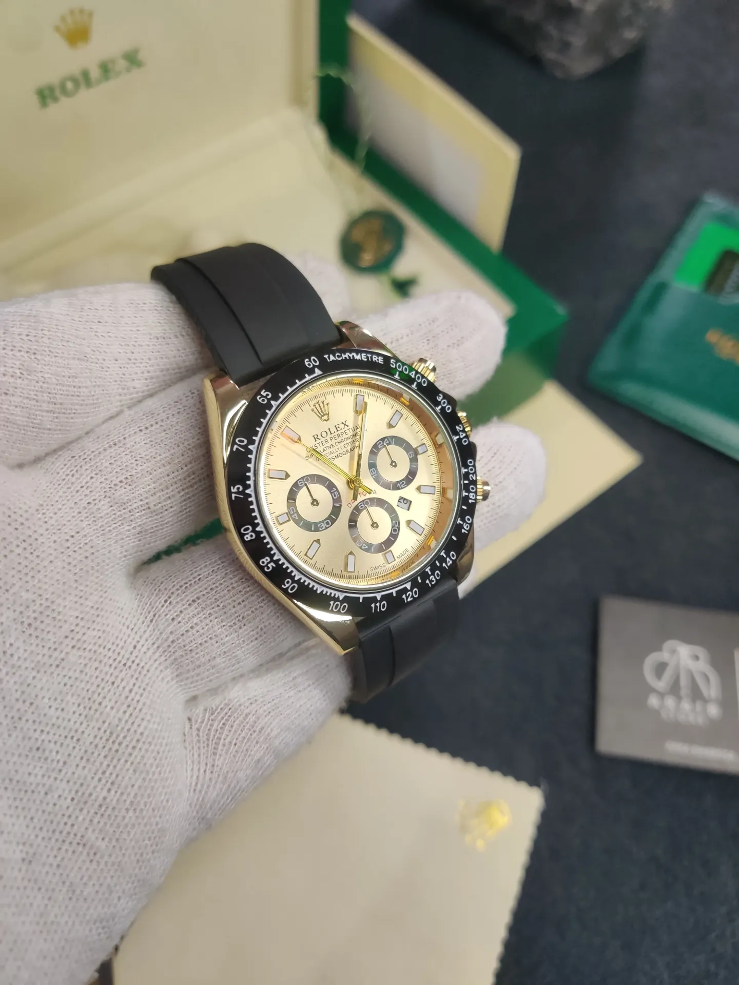 Rolex Daytona silicon strap- Golden dial